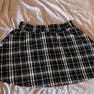 SHEIN Black & White Plaid Skater Mini Skirt